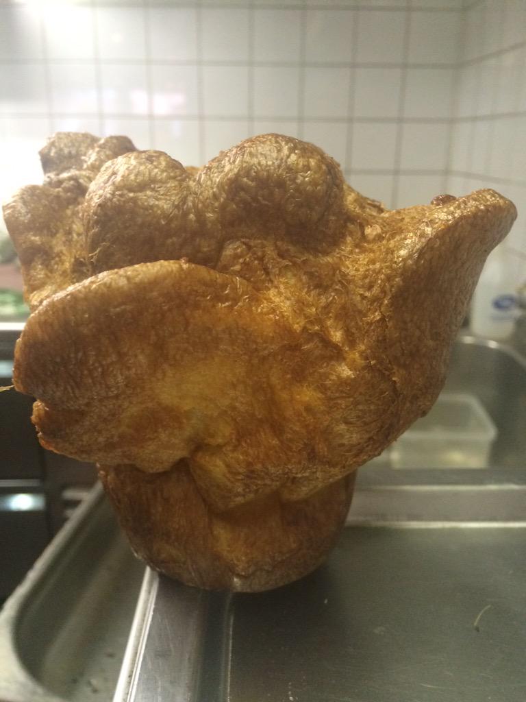 LarwoodVocePK's tweet photo. Pre Sunday roast photo shoot coming along nicely http://t.co/1dMPJ5xp0v