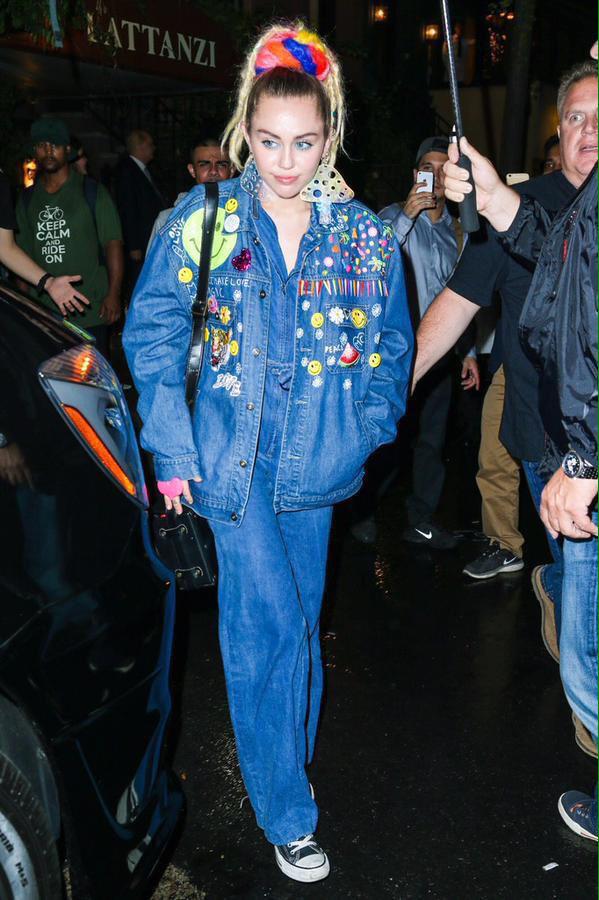 Miley Cyrus Updates tweet media