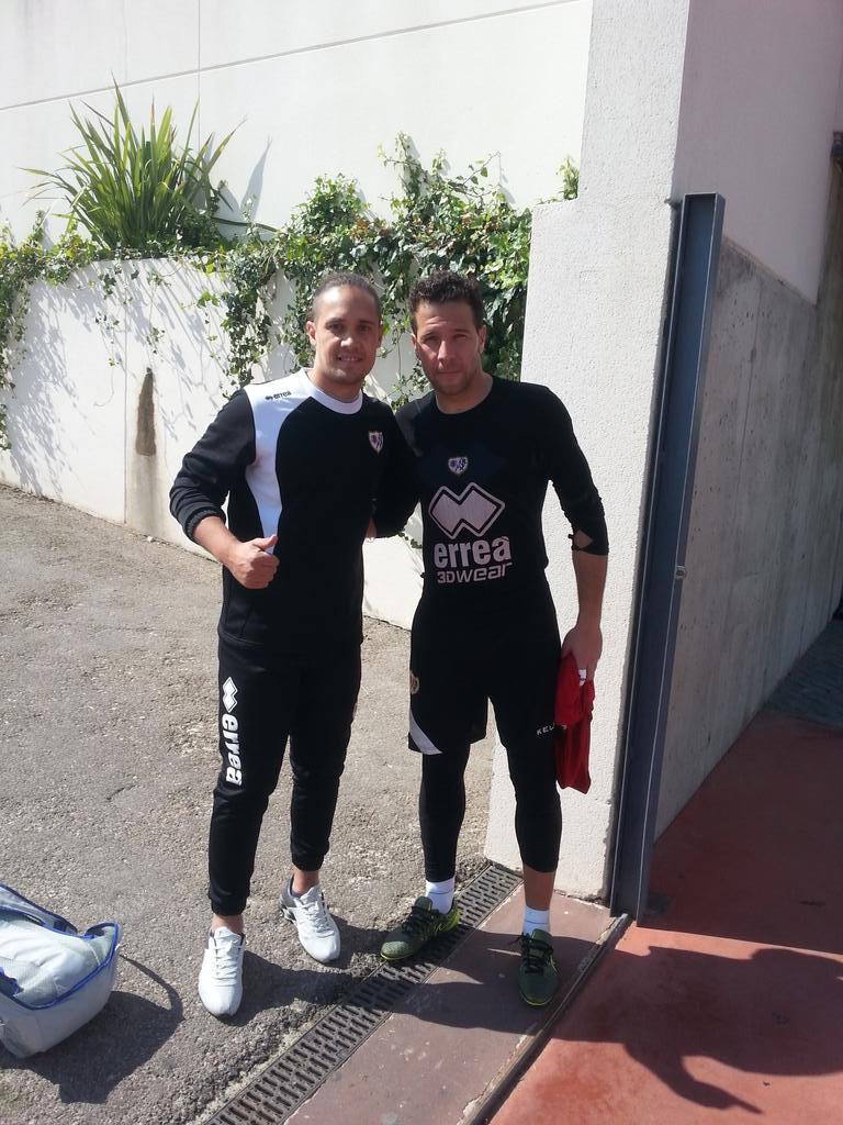 edgar23baez's tweet photo. Hoy pude conocer a un gran portero @tm_13mart  q grande eres http://t.co/ZAYk9TtSpp