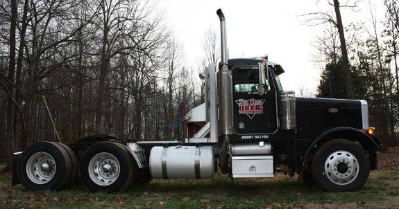 truckersnews's tweet photo. Injured in shootout, driver gets help from friends and family. http://t.co/OHLji6RByD #truckers #HelpADriver http://t.co/TuomCi9IUJ
