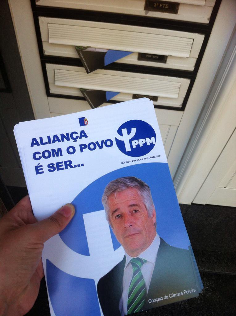 PPMonarquico's tweet photo. Dia 04 de Outubro #votaPortugal #votaPPM #legislativas2015 http://t.co/FvtNYEWgey