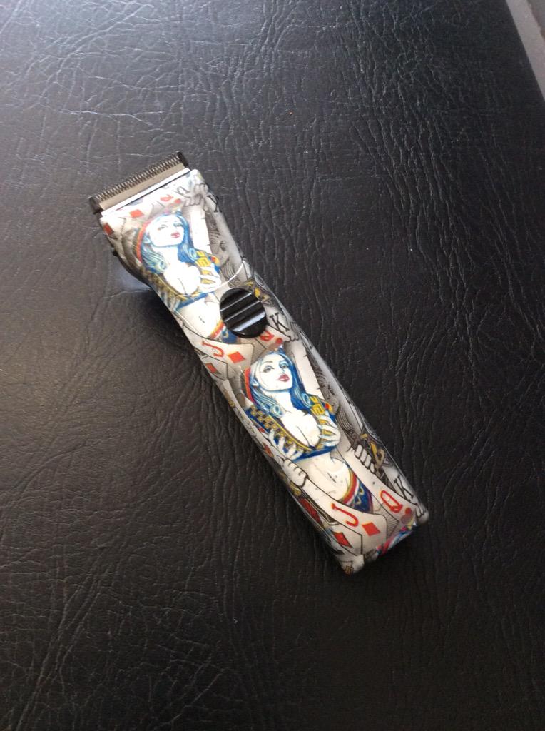 Queen of Hearts Clipper Case for Wahl Academy Collection Cordless Clippers.

IG. - Clipper.Skins

#barberlife