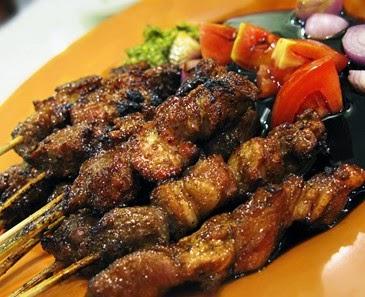 SulungBambu's tweet photo. @infotecstar #MyEidSpecialTecstars 
Special menu saat idul adha dirumahku, ada sate kambing bumbu kecap,Opor&amp;Lontong. http://t.co/mXrQgSfI3i