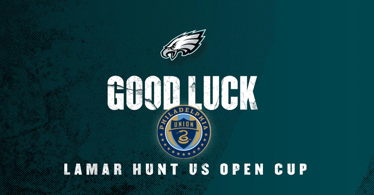 Eagles's tweet photo. Hey @PhilaUnion, we hear you have some #UnfinishedBusiness. It's #TimeToWork. 

Good luck in the #USOC2015! 🏈💚⚽ http://t.co/ieu7UFTfHk