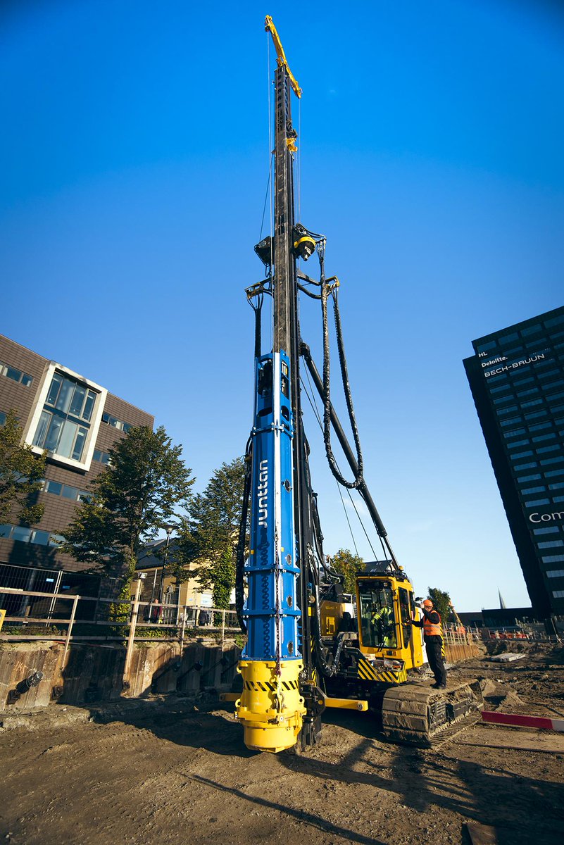 dank71's tweet photo. On assignment for TZacho P/S in Aarhus
This 9 mill DKK beauty needed some promotionshots
#aarhus #frederiksplads #NCC http://t.co/dCinKV11SA