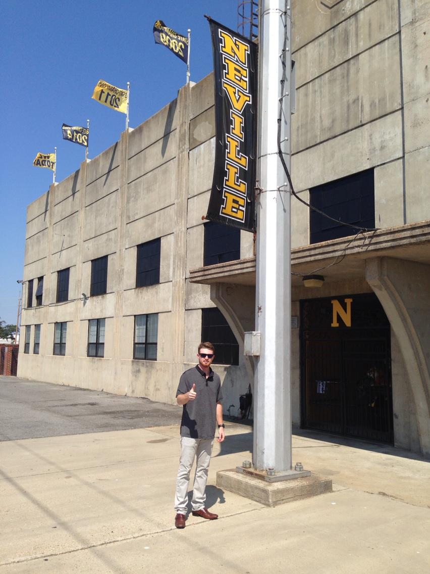 LSUTigersBook's tweet photo. Wonderful school visit with @RaphRhymes4 back in his homeland. #NevilleHigh #Monroe #BookTouring #LSU http://t.co/qorGSNJdOn