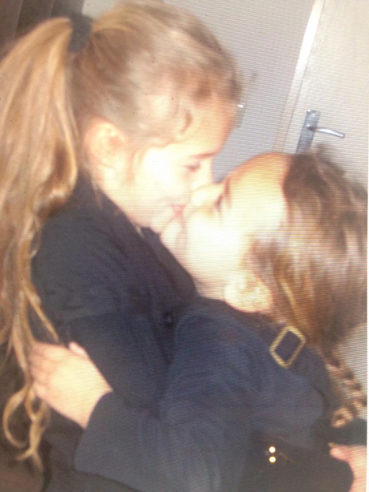 Mijn zus..... ️️Ik hou van je❤️
<a href="/VajenB/">Vajèn van den Bosch</a>
#zusjesdag #altijdzusjesdag