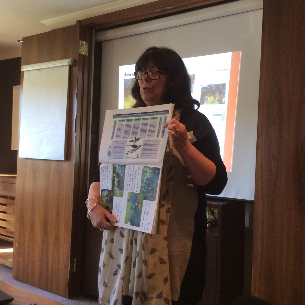 EYArgyllBute's tweet image. The wonderful @McDroll sharing her wisdom at our New Managers course! #TalkELCC #buildingtheambition