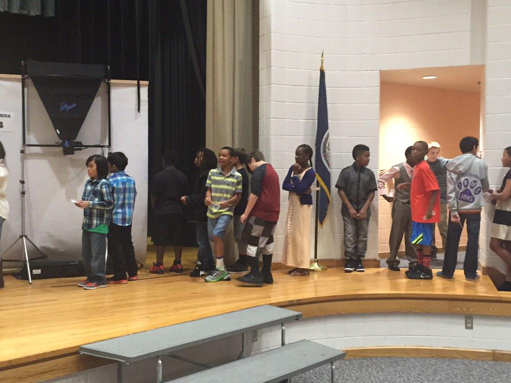 dlamb1445's tweet photo. Picture day!!  Students love picture day!! http://t.co/cSsTE47Aa0
