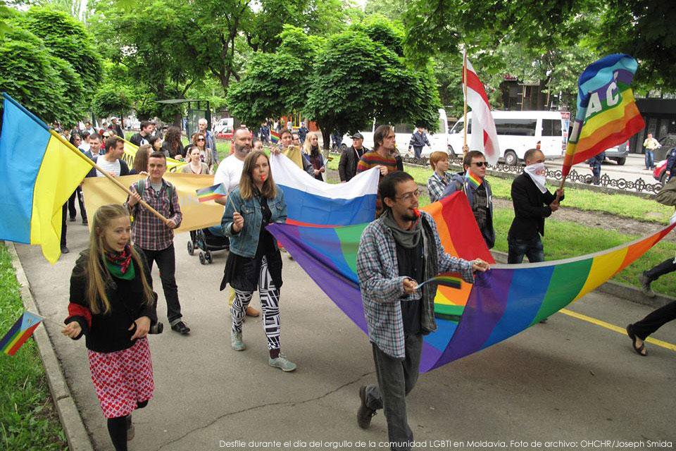 ONU_es's tweet photo. Agencias de la ONU piden acabar con la discriminación al colectivo LGTBI http://t.co/jcn90t3OE5 http://t.co/h7rgZ2Mr3I