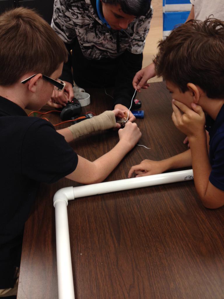 gsms_robotics's tweet image. Ready for competition #ready #gsms #bestrobotics2015 #jubileebest2015 #paydirt2015