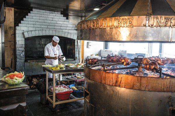Food religion of Lima, Peru by Lianne Milton / <a href="/panospictures/">Panos Pictures</a> for <a href="/SmithsonianMag/">Smithsonian Magazine</a> bit.ly/1jynOcu <a href="/SonyLatin/">Sony América Latina</a>