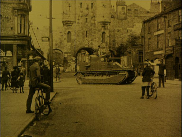 memorybank_uk's tweet photo. Tank passing Micklegate Bar, 1928. @yorkshirefilm show tonight @yorkexplore http://t.co/bpwDBXJcpi #York50+festival http://t.co/VJQRBRamVt