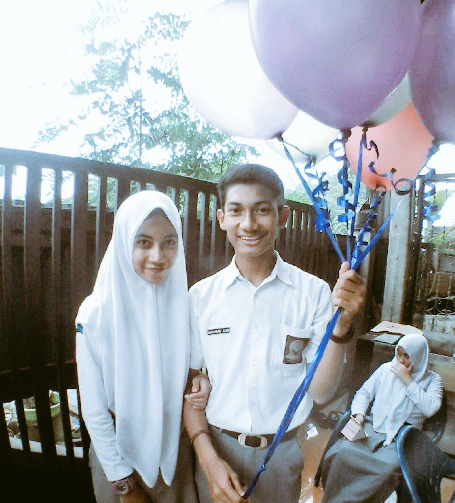 alfin__muhammad's tweet photo. Birthday @icot_cott 🎈 http://t.co/peJCLmpDzY