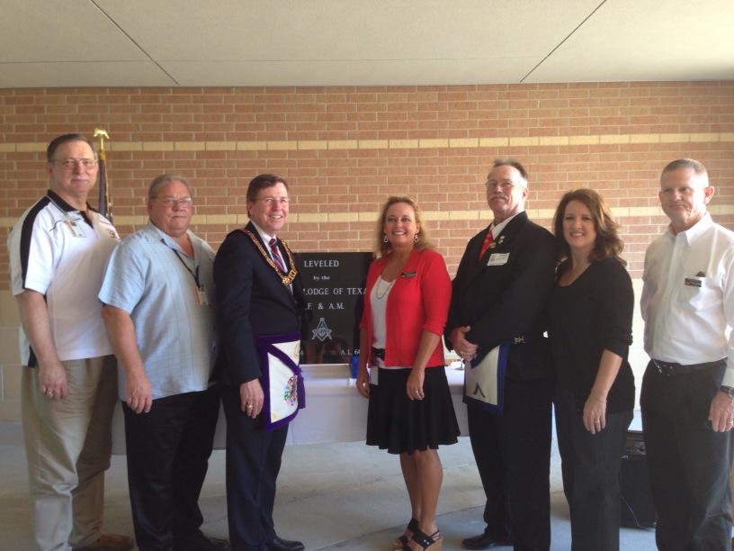 gmgmlw2015's tweet photo. With the School Board and Administration at Blocker Middle School, Texas City #TexasCityISD http://t.co/5C79VbR7LT