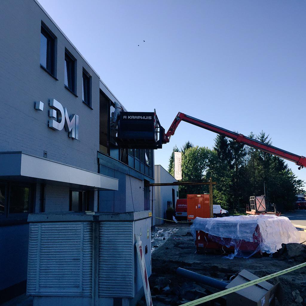StegginkBouw's tweet photo. Asbestsanering project DMI #Denekamp door @kamphuissloop http://t.co/yDweYd0tj8