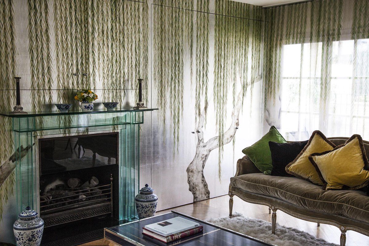 Jonathan West photographs the exquisite hand painted wallpapers by <a href="/DeGournayLtd/">de Gournay</a> as seen in the <a href="/London_Magazine/">The London Magazine</a>