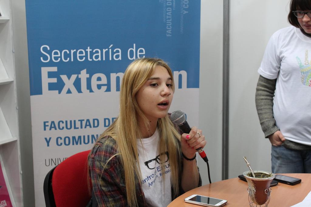 DAEstudiantiles's tweet photo. #Ahora Charla informativa sobre las carreras de Periodismo #ExpoUniversidad @negradeperio http://t.co/fkUZE2iYpM