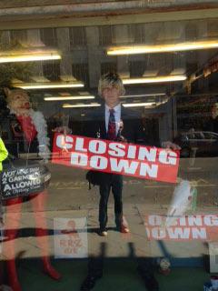 FYIMaker's tweet image. Live shop dummy on Swansea High Street now!