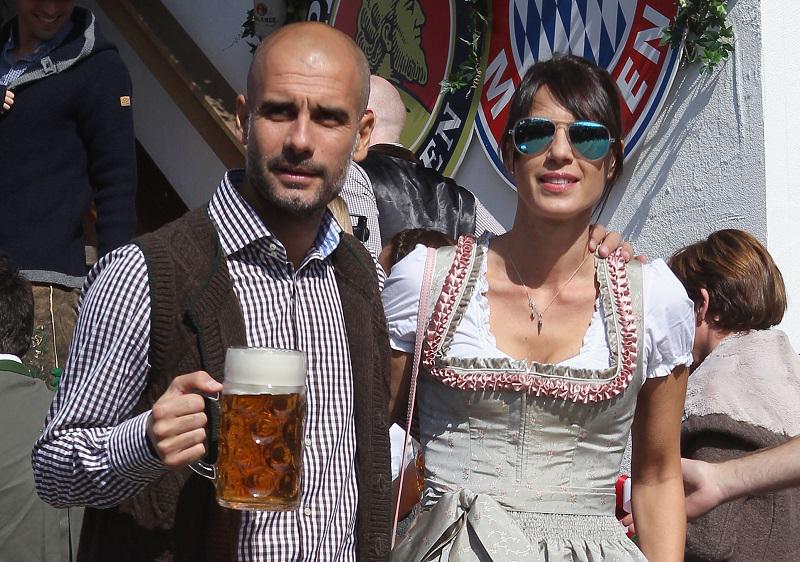 オクトーバーフェストを楽しむバイエルン ミュンヘンの選手たち Oktoberfest15 ビールの祭典 Togetter