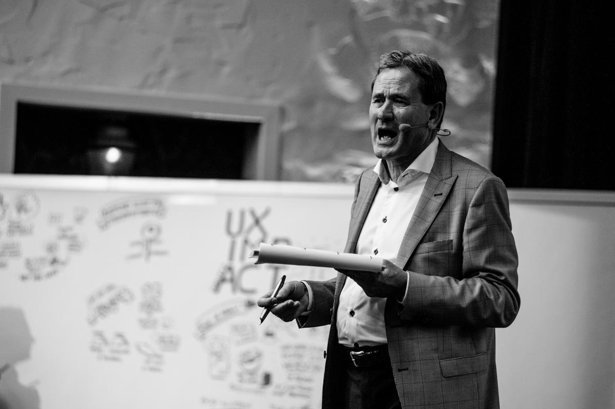 Concept7's tweet photo. Aan tevreden klanten heb je niks. Waarom zei Jos Burgers dit tijdens #uximpact? https://t.co/albZIM0LjP http://t.co/WwHCn6hdvX