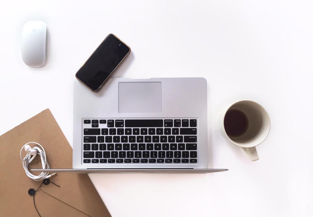 ksati_async's tweet image. My desk. All day every day #ios #developer #iosdevjobs