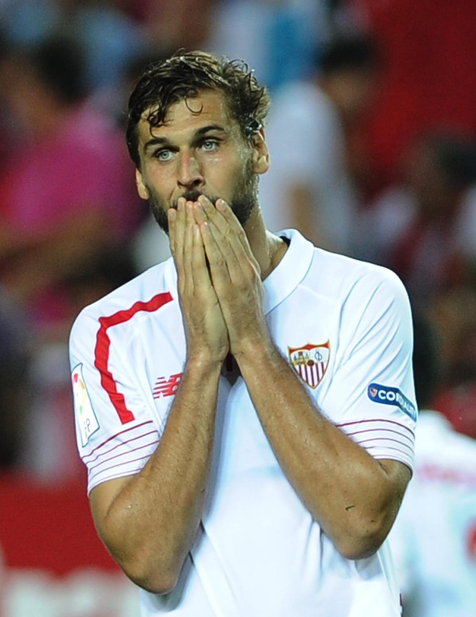 bet365_es's tweet photo. El Sevilla intentará hoy salir ileso en Turín… ¿Si solo pudieras escoger a uno?

RT - Morata
FAV - Llorente http://t.co/wFfaXwVd16