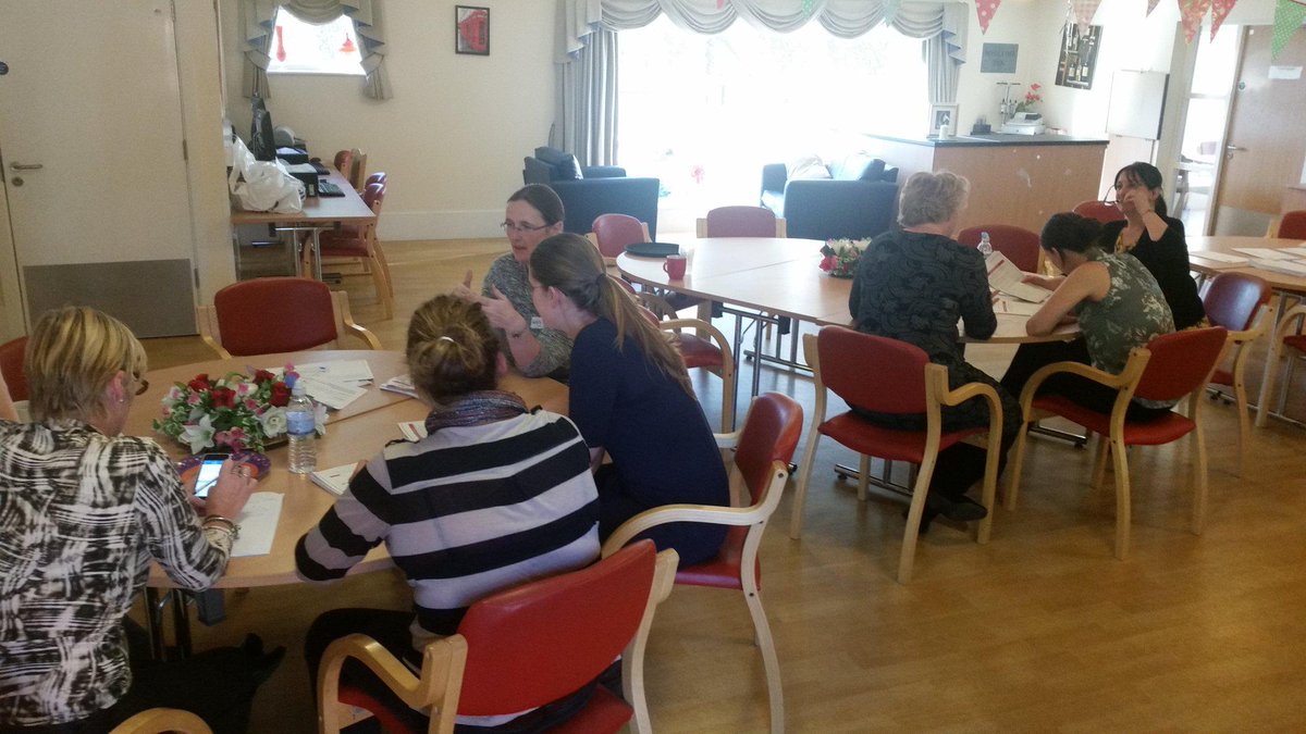 LynseydrewHP's tweet photo. @ComIntCare @murphy_shelagh @vongoosewing2 ..Debbie from Greenheys 'positive changes are coming' 😊 http://t.co/3lgiQxl5o2