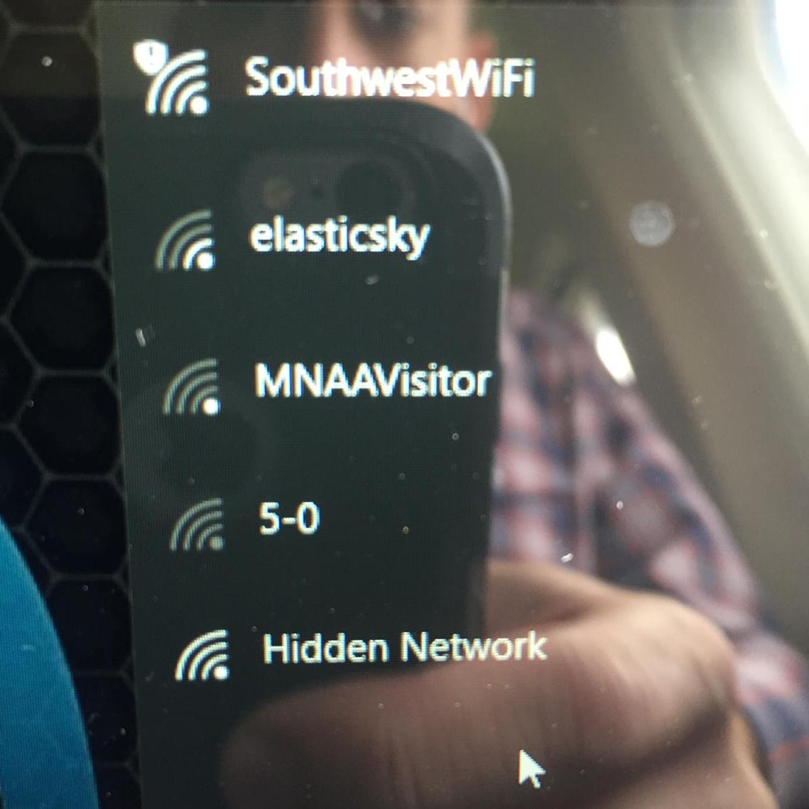 VMnate's tweet photo. I wonder if there are any other VMware employees on this flight?
#TechSummit2015 http://t.co/hY11d1vRAt