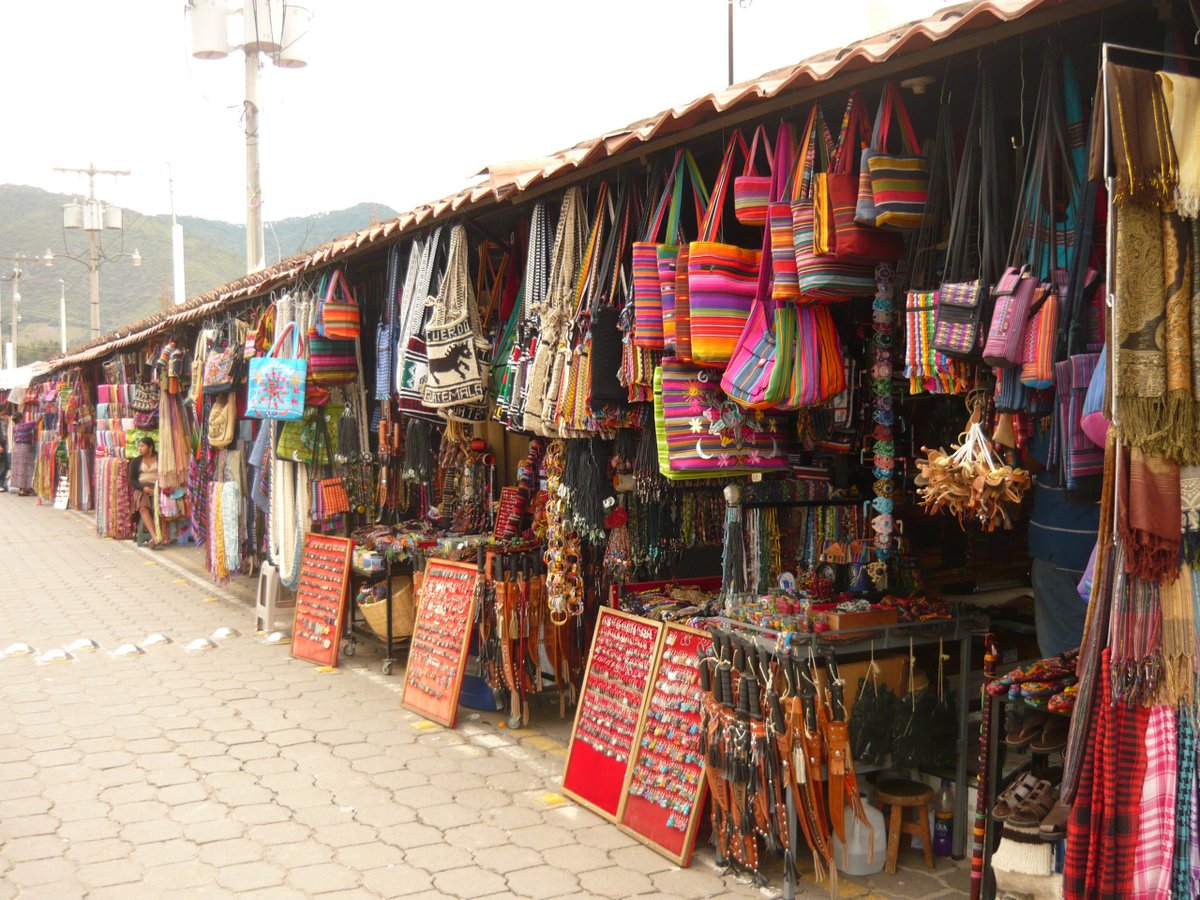 anton_pty's tweet photo. Mercado de vegetales y Mercado artesanal, excelente opción que debes visitar en #Antón #PTY http://t.co/DrjZou09lm