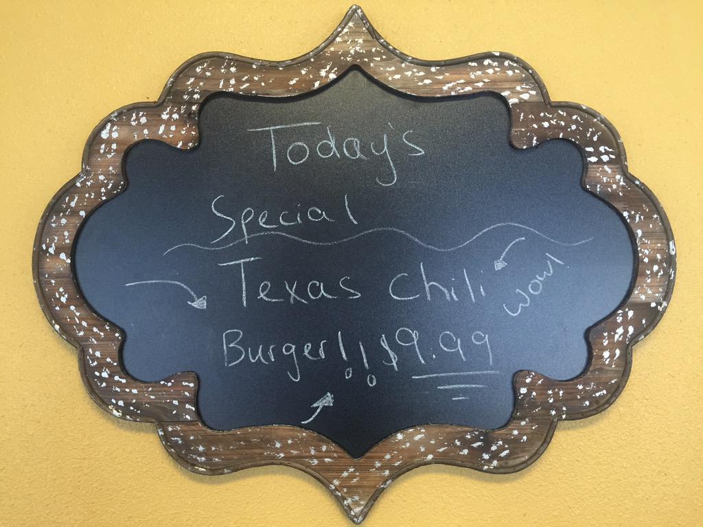 FactoryBurger's tweet image. Come get out burger of the day #TexasChileBurger for the special price of 9.99$ today!  #TheBurgerFactoryExperience