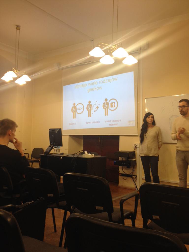 k_kortyna's tweet photo. Którym geek'iem Ty jestes??:) IT? Design czy moze Nowe Media? @BeComPolska #geekweekfest http://t.co/6lWvIOFsZ2