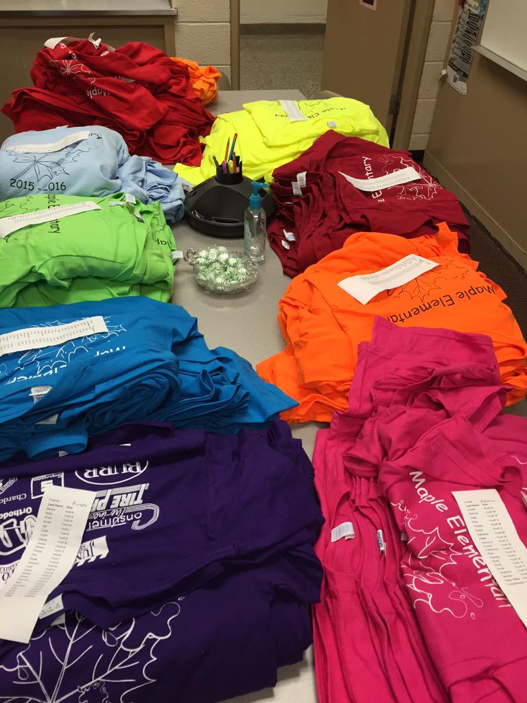 KellyAnnMoran's tweet photo. Friday's running gear has arrived! #maplegames #funrun #toppertrot http://t.co/qylk9rYMir
