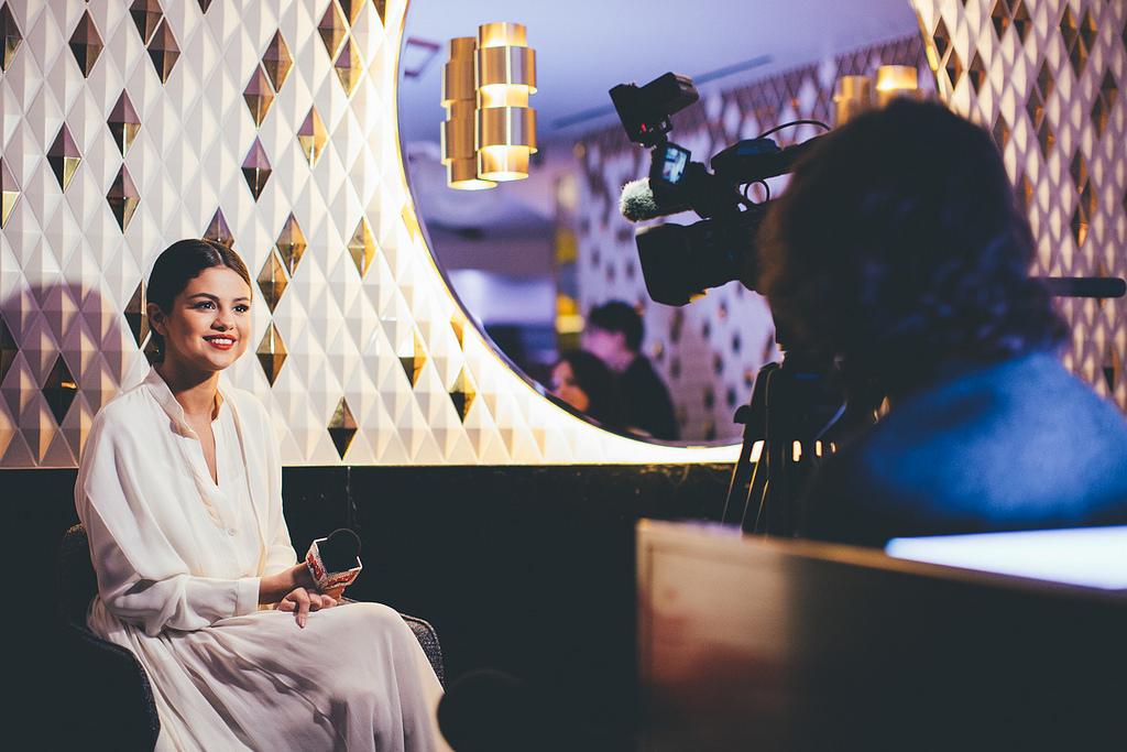 MyLifeIsSGJB's tweet photo. September 26: (MORE) Selena At NRJ in Paris, France http://t.co/8raxiLXscv