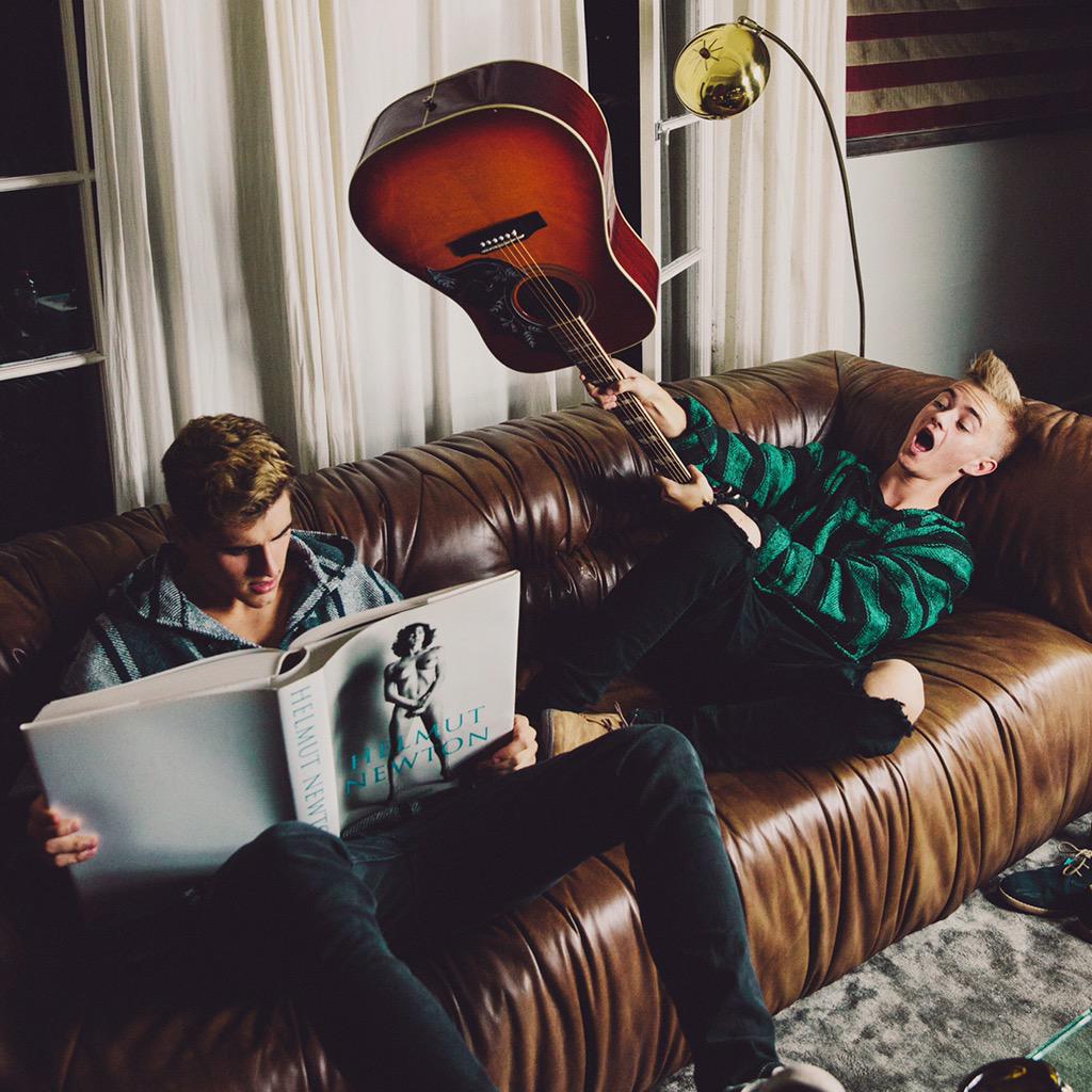 JackAndJack's tweet photo. Smash! http://t.co/WqvlXo2uWJ