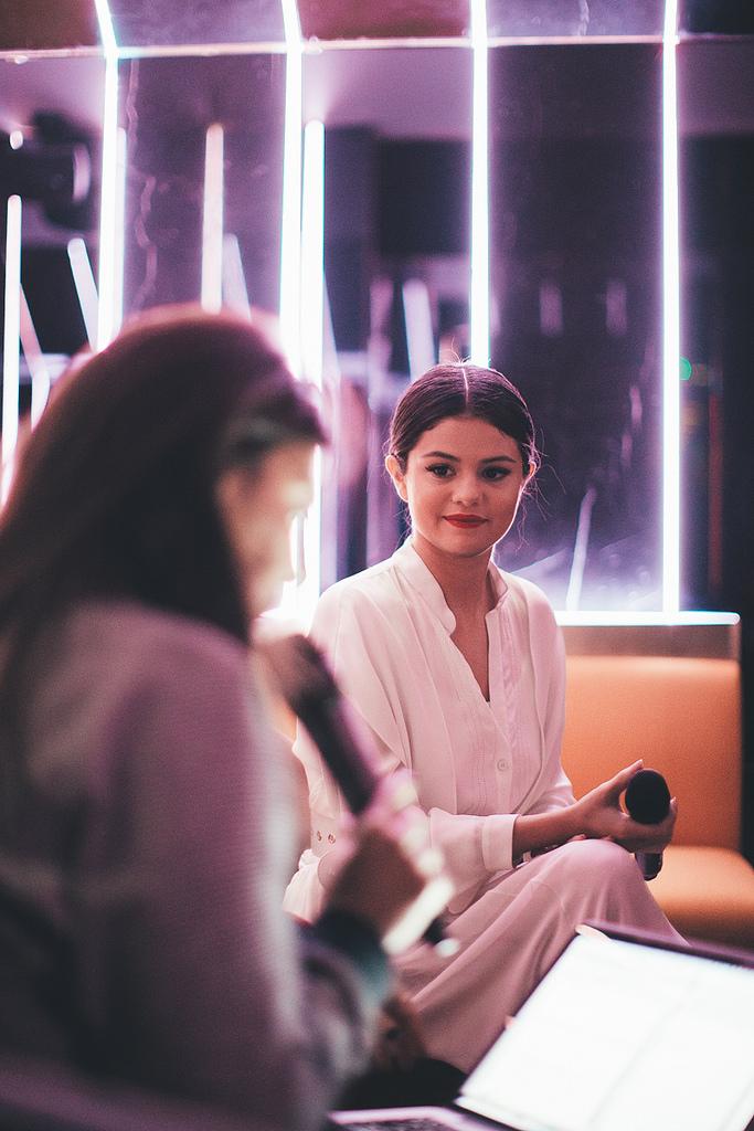 MyLifeIsSGJB's tweet photo. September 26: (MORE) Selena At NRJ in Paris, France http://t.co/rpbUDBs7KF