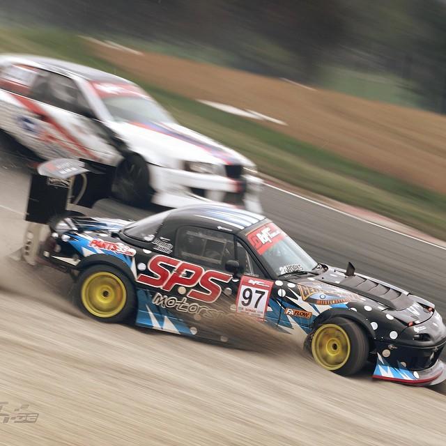 TopMiata's tweet photo. 💨 @denniskoehler | #TopMiata #mazda #miata #mx5 #eunos #roadster #drift #driftcar #driftlife #21works #turbomiata http://t.co/5T3rxgjMhG