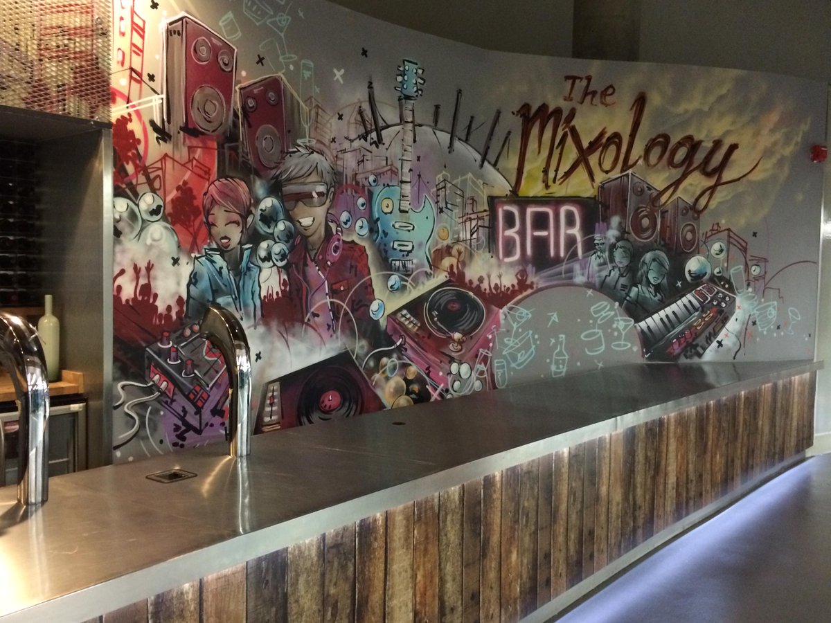 BenchmarkBDL's tweet photo. Make sure you check out the Mixology bar at @TheO2 tonight for One Direction's final night #1DatTheO2 http://t.co/KXZyfTH1C8