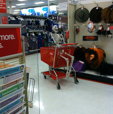MejoresTwits's tweet photo. Cuando tu madre se encuentra con una amiga en el supermercado http://t.co/z7WcuTNQ4v