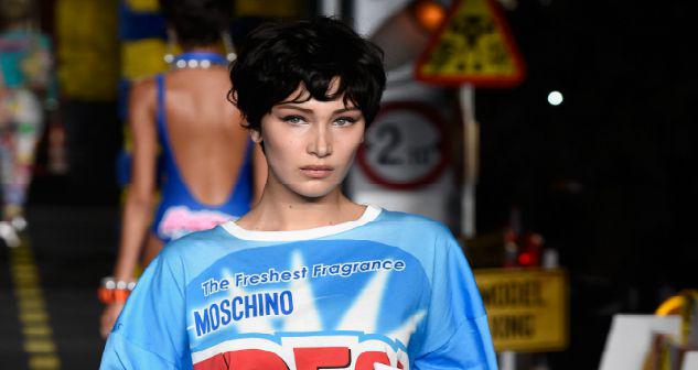 PasteStyle's tweet photo. Moschino's Windex iPhone Case Sells Out Fast https://t.co/9RyyX6yauy https://t.co/MZSNbD96GH