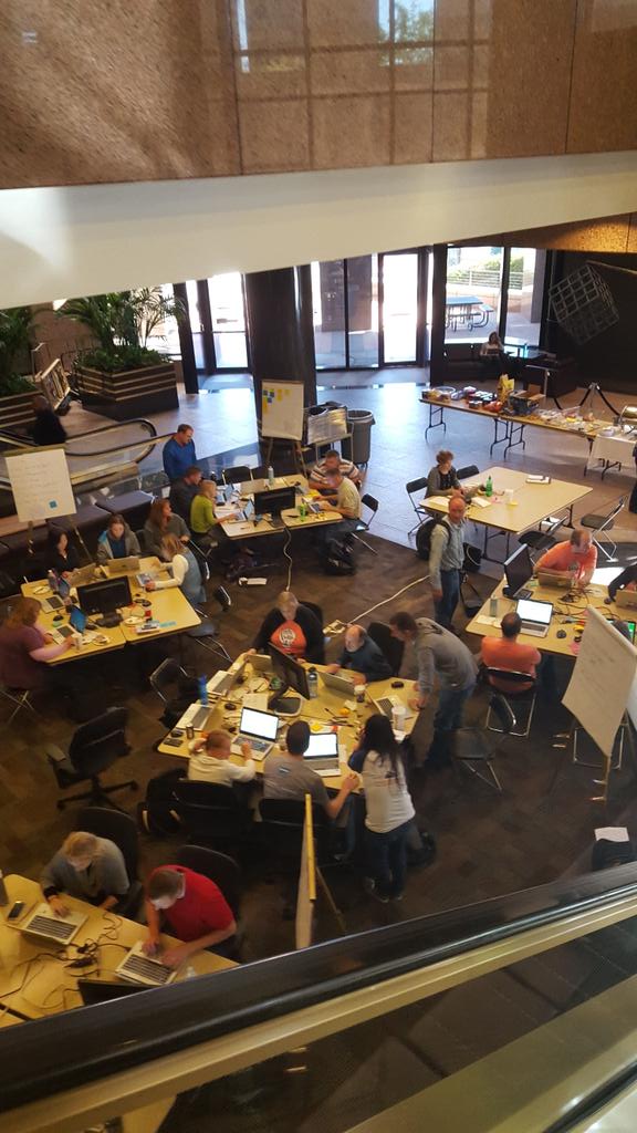 TechTalentGuy's tweet photo. Life IT'ers hard at work Innovating! #pfgcodejam #freefoodhelps #PFGforMe @Drewsky_W http://t.co/fzHr0l0yjm