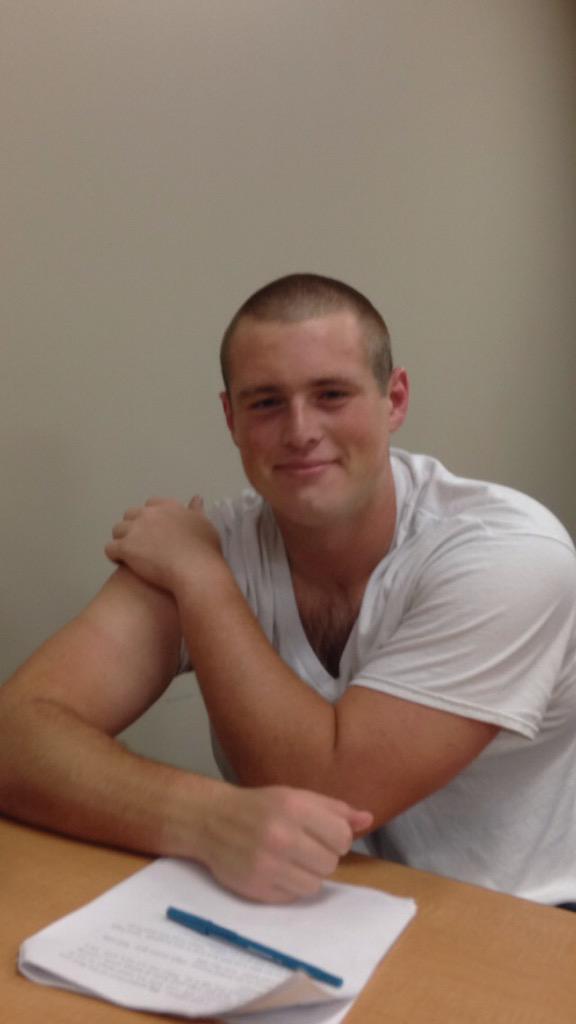 SimpCoVapeCo's tweet photo. Sam Kline: the official Homecoming King Candidate of Simpco VapeCo http://t.co/fiDaVN66gn