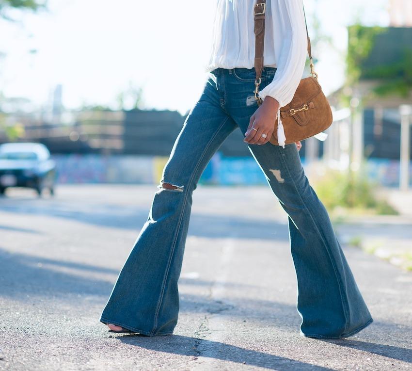 After a few years out of the spotlight, it looks like flared jeans are everywhere this se... zuli.ly/1IzNNVd