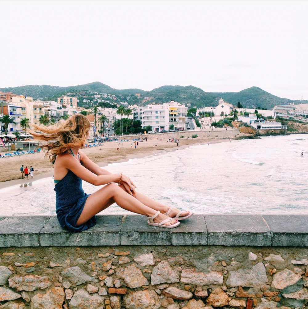 Teva's tweet photo. . @alexa_herrera feeling the Barcelona wind in her hair. #TevaUpgrade http://t.co/8mTmpGUCUR http://t.co/rLQPslxSkd