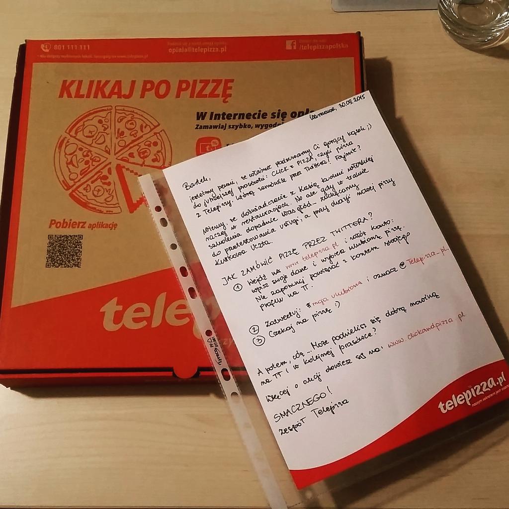 Socjomania's tweet photo. Super akcja #clickandpizza by @telepizza_pl właśnie jesteśmy w biurze i byliśmy tacy głodni!! A tu pukpuk! Dzięki! http://t.co/KvHtkMAGra