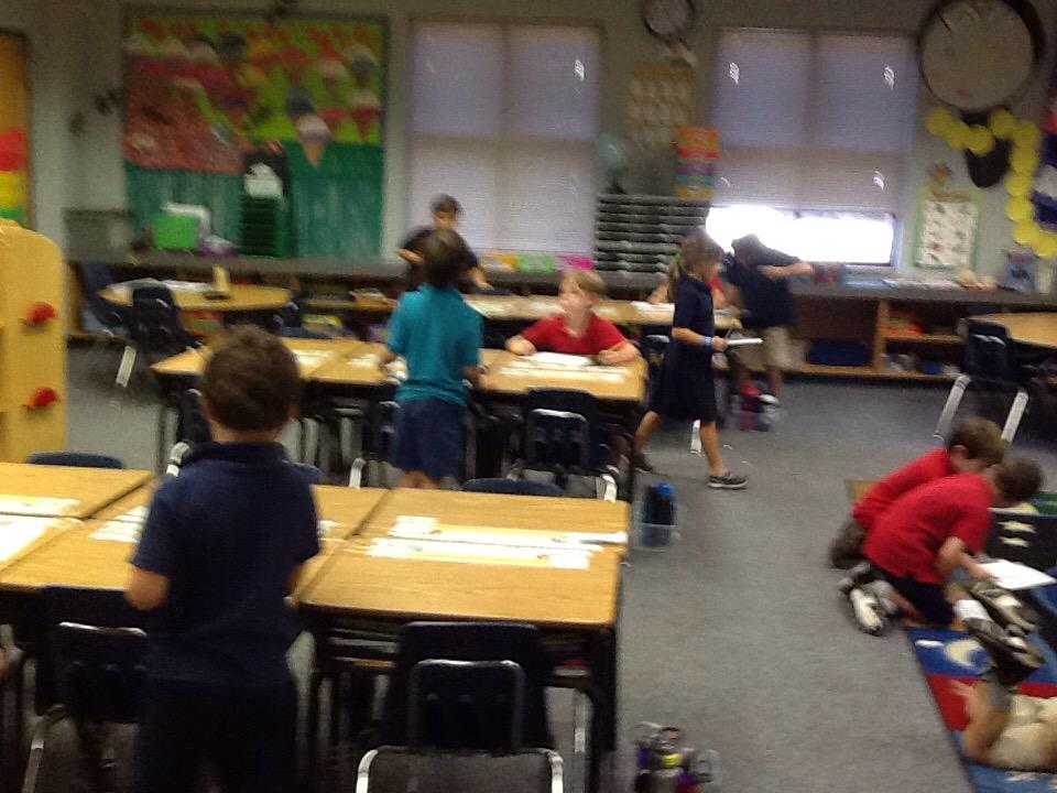 MsIsrael1's tweet image. We are interviewing a friend to complete a Venn diagram after listening to It's Okay To Be Different #davis1