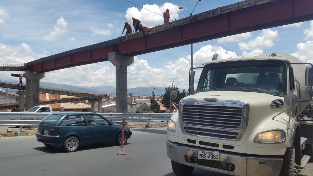 La Voz del Tomebamba on Twitter "Son 6 pasos peatonales solo en Azuay