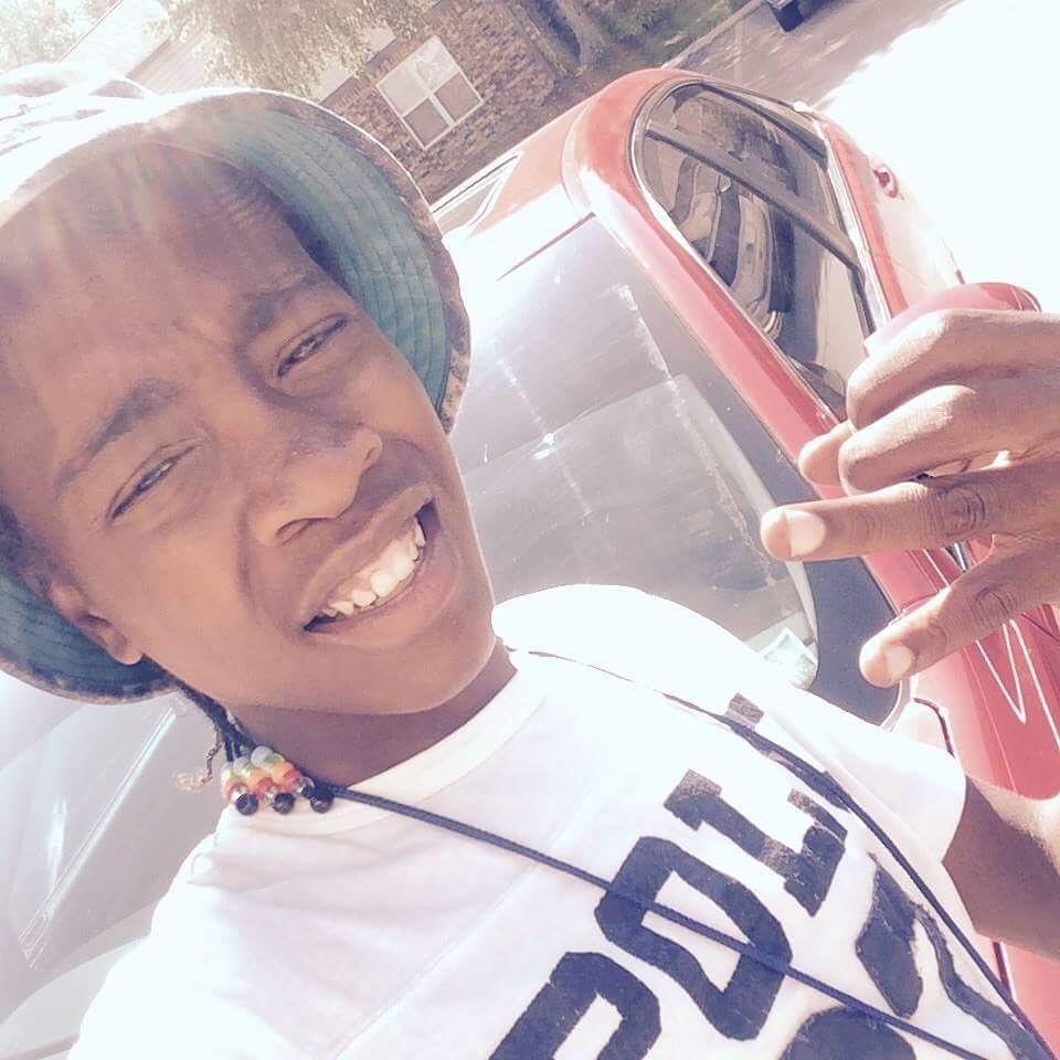 Renee_Baaby's tweet photo. Words can't explain how much I miss my cousin man ๐ข๐ฉ.We ain't talk everyday but dis was my nigga ๐ฏ.
#resteasywill ๐ผ๐ http://t.co/WOnoqOJ1Er