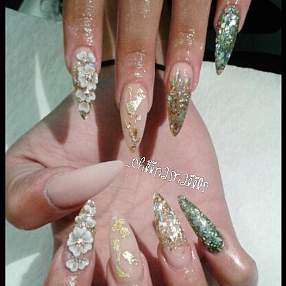 inmnails's tweet image. All that glitters is @_chiinasnaiils 🙌🏼 #inm #inmnails #nailblog #naillife #nailporn #nailsdid #nailart #notd
