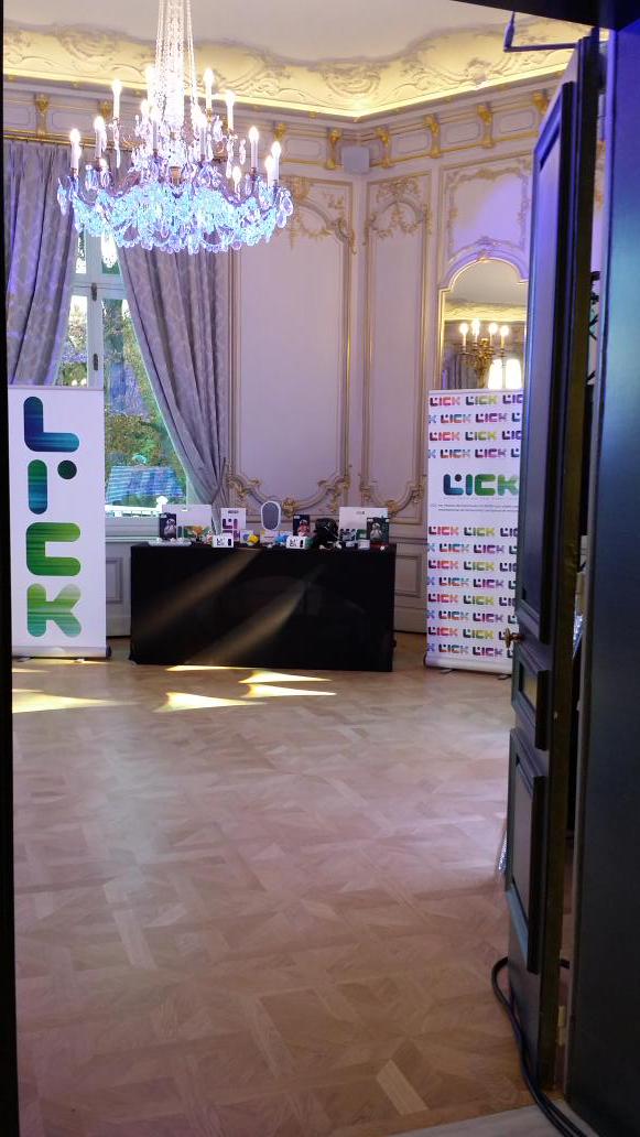 LICK_officiel's tweet photo. [LICKLIVE] @LICK_officiel présent pour les 25 ans @TelecableSat au @PavillonRoyal #HappyBirthday 🎂 http://t.co/DDImqr1Ubw